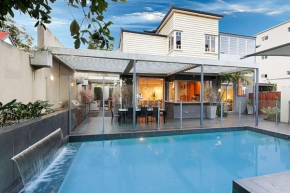 Lambert House, City Luxury, Sleeps 15